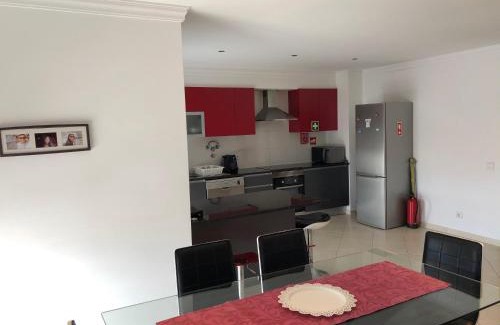 Lagoa e Carvoeiro Apartment | Modern 2 Bed Apartment 5km Carvoeiro