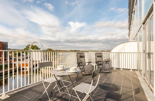 Rotherham Apartment | Modern 2 Bed Riverside Apartment with Balcony