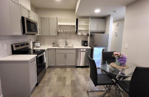 Calgary Apartment | Modern 2 Bed Urban Retreat