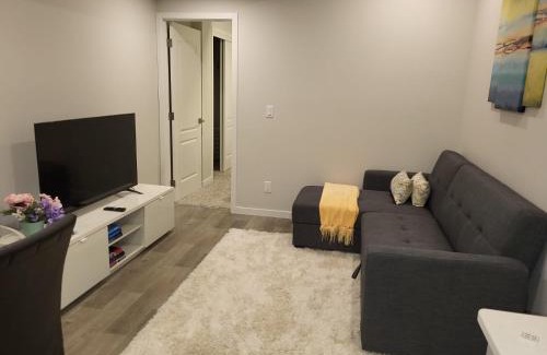 Calgary Apartment | Modern 2 Bed Urban Retreat