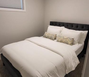 Calgary Apartment | Modern 2 Bed Urban Retreat