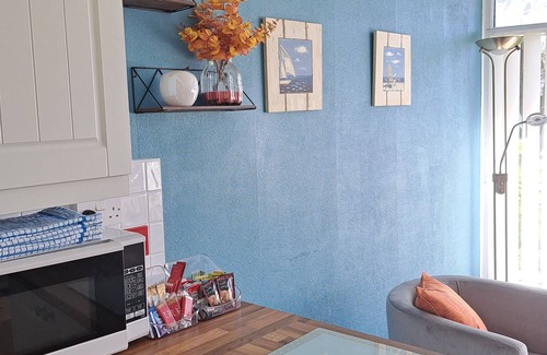 Cromer Ski Chalet | Modern 2-bedroom holiday chalet, close to amenities and seaside