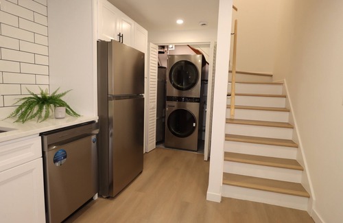 North Beacon Hill House | Modern 2 bedrooms near Downtown, Lumen field, light rail.