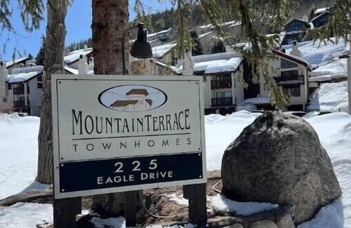 Eagle-Vail Apartment | Modern 2BD 2BA Sleeps 6 Mountain Condo Vail & Beaver Creek Ski Resorts