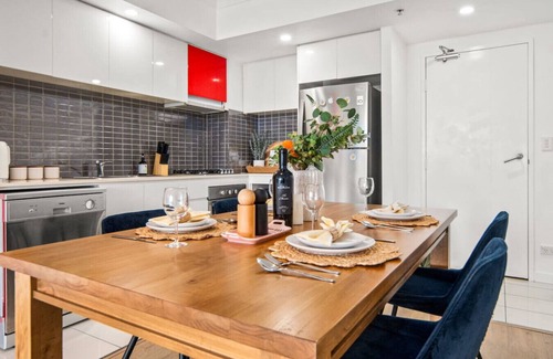Southport Apartment | Modern 2BR Apartment in Southport Central