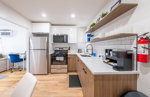 North Ironbound Apartment | Modern 2BR Apt. 8 Min Walkto Penn Station! - WiFi