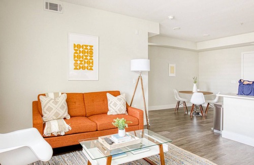 Centerville Apartment | Modern 2BR in Fremont, Pool, Gym + Parking