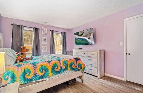 Piney Green House | Modern 2BR Retreat Near Base & Beaches
