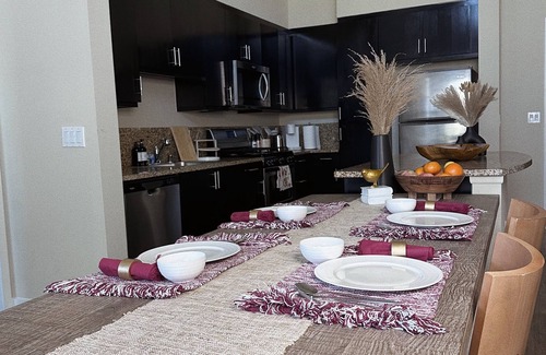 South Arroyo Apartment | Modern 2BR with Sleeping Loft and Mountain View with 3 mins to Oldtown