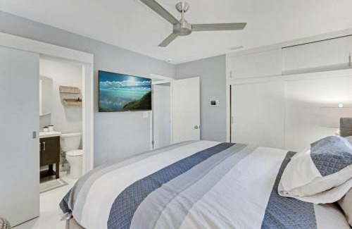 Wilton Manors House | Modern 2BRHouse in Wilton Manors with a Heated Pool and KING Bed