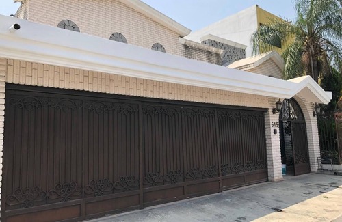 Monterrey House | Modern 3 BDR Home, Ideal Location Cumbres 3 1/2 bath