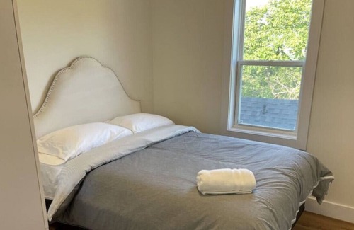 Halifax Apartment | Modern 3 Bed, 2 Bath Two Storey Townhouse