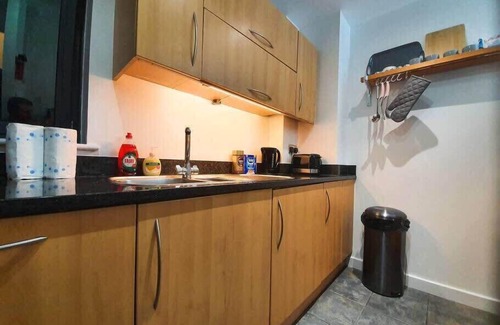 Poplar Apartment | Modern 3 Bed Apt on 8th Floor with Amazing Views