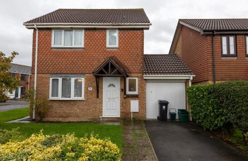 Bradley Stoke Apartment | Modern 3-bed Bradley Stoke Self Check-in Free Parking Fast Wi-Fi