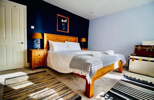 Poole House | Modern 3 bed w/garden, nr beach
