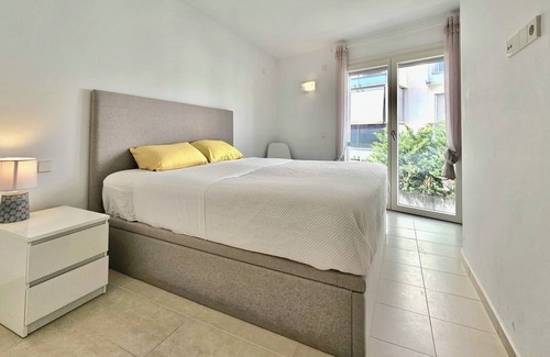 Cap Martinet Apartment | modern 3 bedrms apt close to talamanca beach & ibiza town