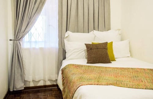 Bulawayo Apartment | Modern 3 bedroomed guesthouse in Paddonhurst - 2037