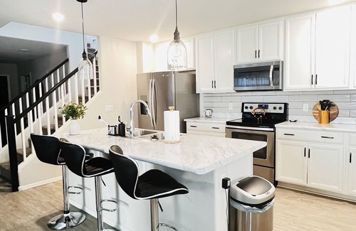 Surprise House | Modern 3 Br, 2.5ba desert villa