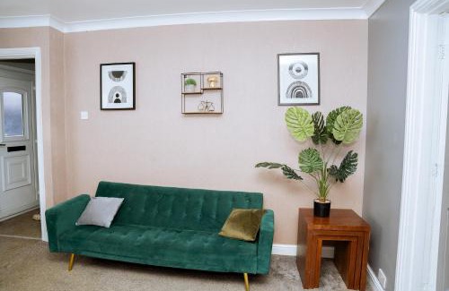 Chapeltown Apartment | Modern 3Bed Home close to Leeds City Centre