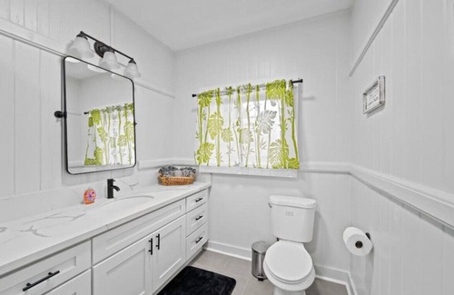 Hilo House | Modern 3BR/1B house in Hilo