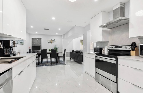 Boca Raton House | Modern 3BR Home in East Boca