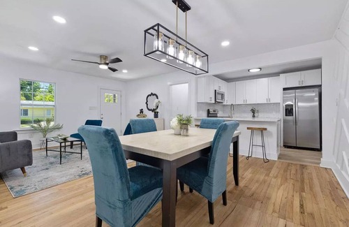 Griffin Heights House | Modern 3br midtown gem w/outdoor space
