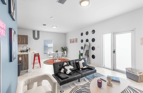 Riverside Park House | Modern 3BR Near Beaches–Fast WiFi & Spacious Design