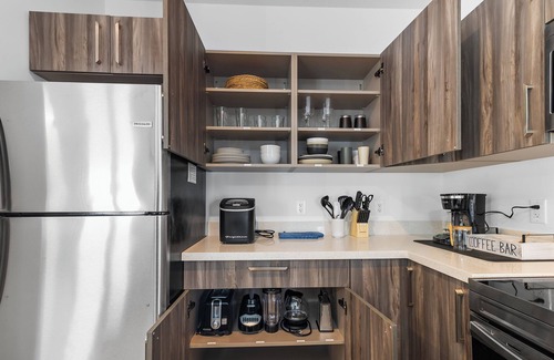 Riverside Park House | Modern 3BR Near Beaches–Fast WiFi & Spacious Design