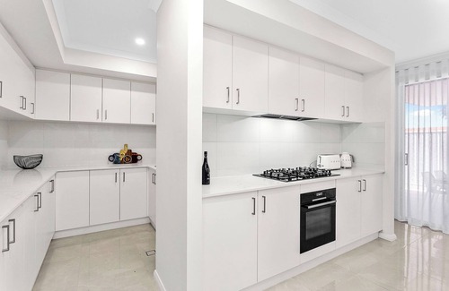 Dianella House | Modern 3BR Retreat + Alfresco & Double Garage.