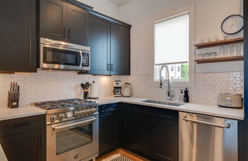 Germantown House | Modern 3BR with Garage, Rooftop, In Hot Germantown, 5 Mins to Nissan Stadium, Le