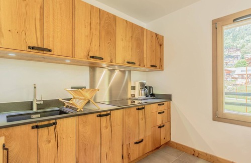 Champagny-en-Vanoise Apartment | Modern 4* apartment with 2 bedrooms, balcony, parking, wifi, and pets allowed