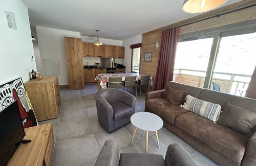 Champagny-en-Vanoise Apartment | Modern 4* apartment with 2 bedrooms, balcony, parking, wifi, and pets allowed
