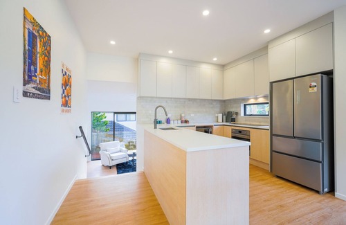 Glenfield House | Modern 4-Bedroom Home in Glenfield