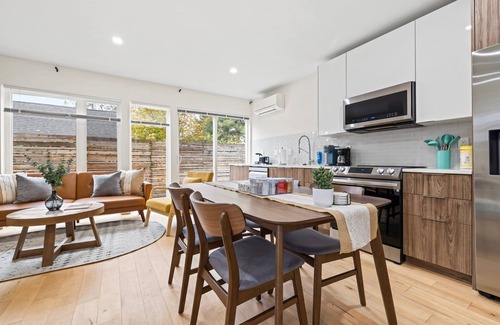 Fremont House | Modern 4B/2.5B Fremont Houses with Prime Walkability
