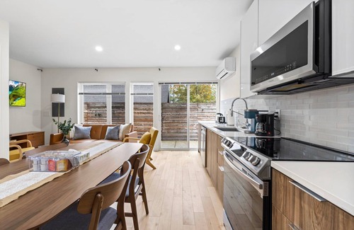 Fremont House | Modern 4B/2.5B Fremont Houses with Prime Walkability