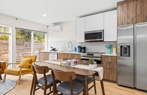 Fremont House | Modern 4B/2.5B Fremont Houses with Prime Walkability