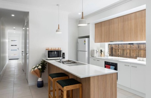 Park Ridge House | Modern 4BR Comfort in Quiet Park Ridge Location