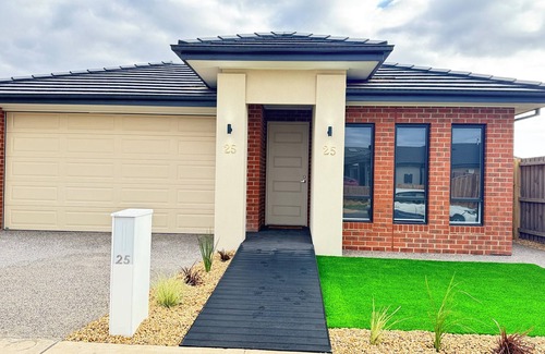 Rockbank House | Modern 4BR Family Home with Pool, Gym & Garage – Quiet, Central Location