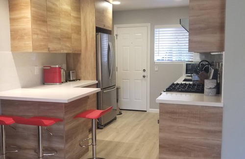 Mountain View House | Modern 5-Star Oasis - Prime Location in Mountain View #179
