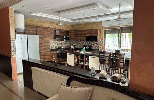 Amman Villa | Modern 500 sqm Villa - Strategically located over Airport highway - Family