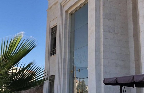 Amman Villa | Modern 500 sqm Villa - Strategically located over Airport highway - Family