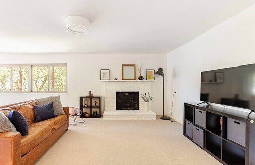 Upper Rockridge House | Modern 5BR 3BA Oakland Hills Home