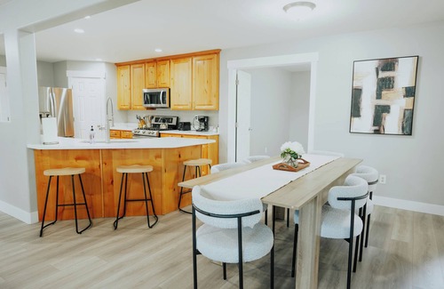 West Jordan House | Modern 5BR Getaway Sleeps Large Groups Near Ski & City
