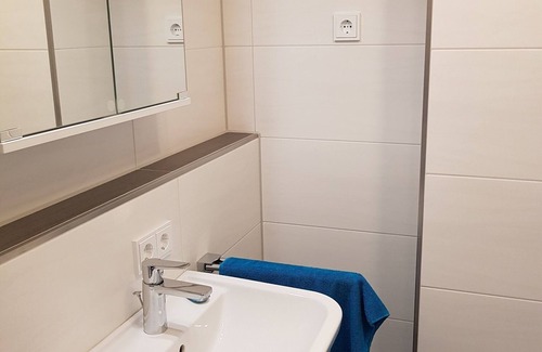 Altenfurt Apartment | Modern apartment with good transport links near the fair