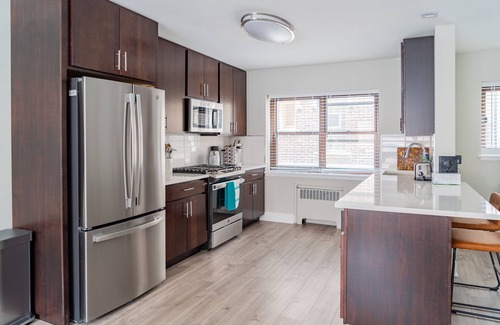 Evanston Apartment | Modern|Aesthetic|2BR|Evanston|Next to Beach