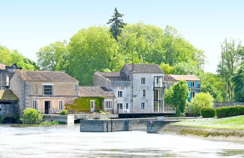 Jarnac Apartment | Modern and bright loft with panoramic view!