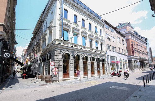 Old Town Apartment | Modern and Bright Studio! Heart of the City Center
