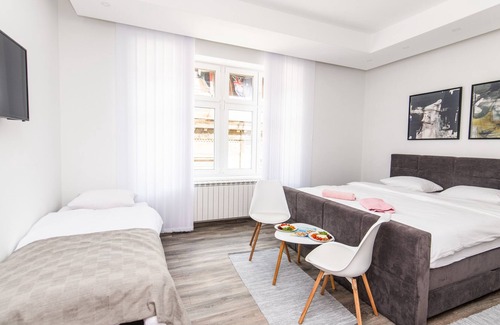 Old Town Apartment | Modern and Bright Studio! Heart of the City Center