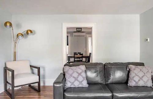 Newburgh Apartment | Modern and Bright with office+ walk to nearby Waterfront, 1st FL.