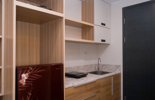 Pinang Apartment | Modern And Comfy Studio At Collins Boulevard Apartment